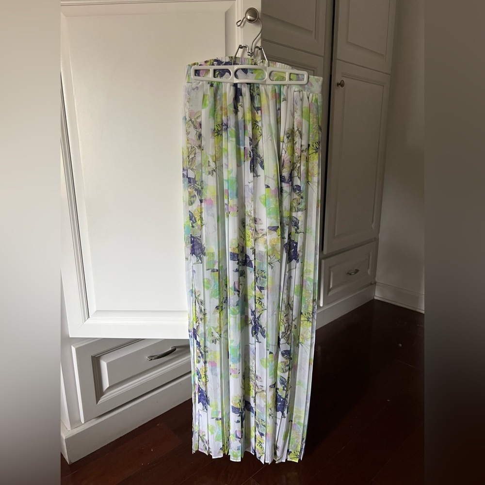 BCBGeneration White and Green Maxi A-Line Skirt